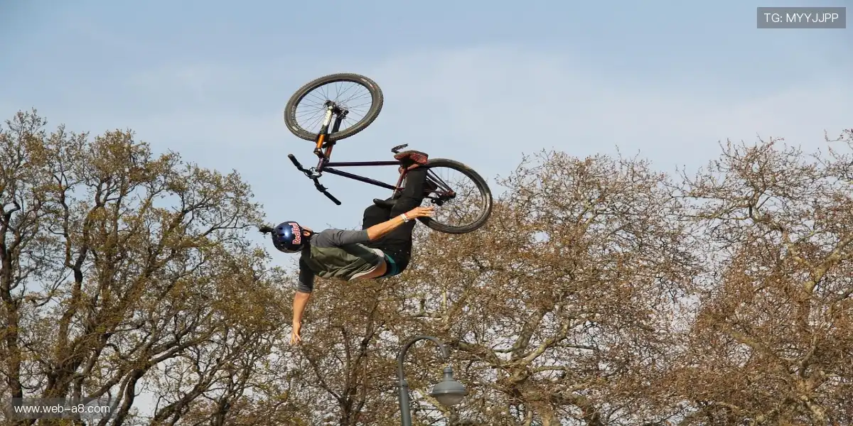 🔥开场哨声划破空气，战斗瞬间引爆全场！⚽